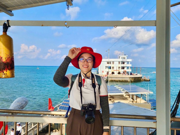 นักข่าวกับความรักต่อหมู่เกาะเจื่องซา - ảnh 1