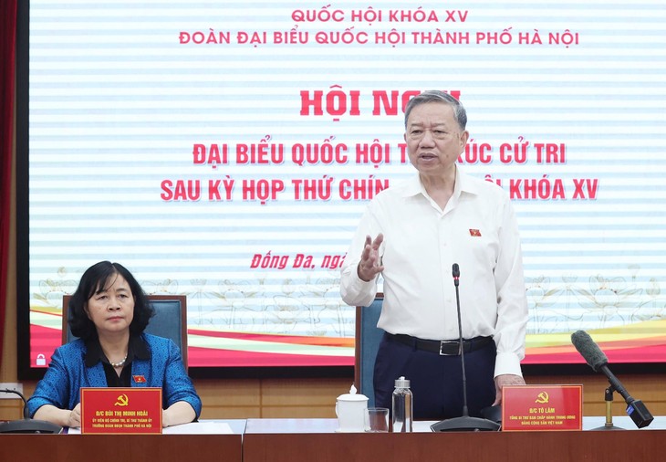 เลขาธิการใหญ่พรรค โตเลิม พบปะกับผู้มีสิทธิ์เลือกตั้งกรุงฮานอย - ảnh 1