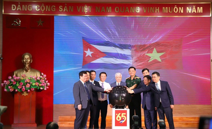 สื่อสหรัฐลงข่าวเกี่ยวกับการเรี่ยไรเงินของเวียดนามเพื่อช่วยเหลือประชาชนคิวบา - ảnh 1