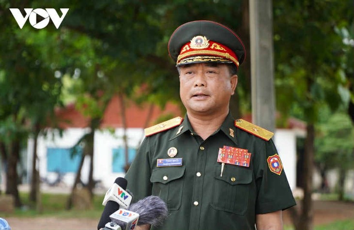 กองทัพประชาชนลาวพร้อมเข้าร่วมพิธีรำลึกครบรอบ 80 ปีวันชาติเวียดนาม - ảnh 3