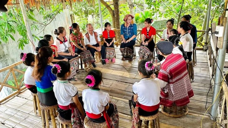 ส่งเสริมคุณค่าทางวัฒนธรรมท้องถิ่นของชนกลุ่มน้อยเผ่าไทในภาคตะวันตกจังหวัดเหงะอาน - ảnh 3