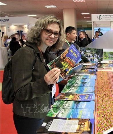 Vietnam sea and island tourism impresses Moscow fair - ảnh 1