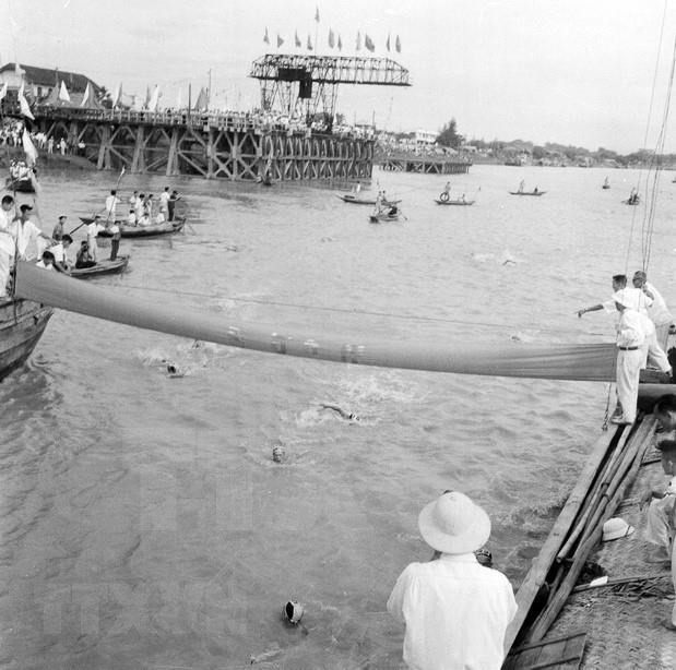 Precious images of Hanoi in 1960s  - ảnh 4