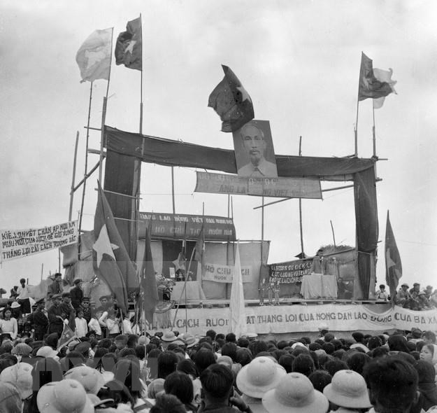 Precious images of Hanoi in 1960s  - ảnh 7