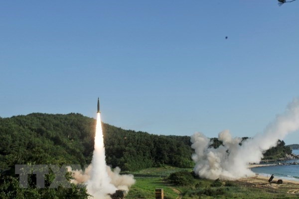 North Korea criticizes US for lifting missile restrictions on South Korea - ảnh 1