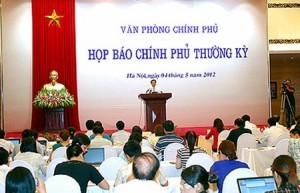 Thủ tướng  yêu cầu Ngân hàng tiếp tục hạ lãi suất cả huy động và cho vay - ảnh 1