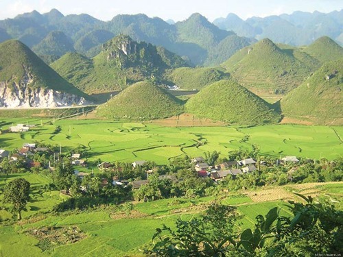 Căng tròn vẻ đẹp núi Đôi - ảnh 1