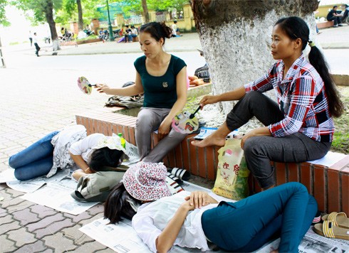 Tình cha nghĩa mẹ mùa thi - ảnh 3