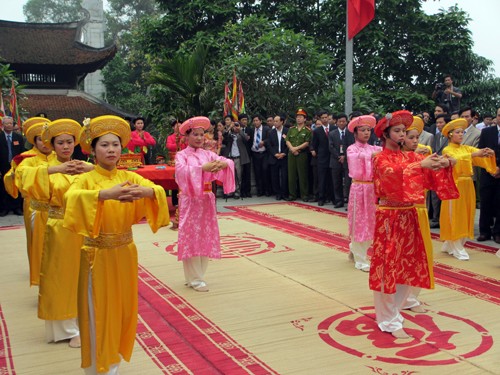 Lễ giỗ Đức Quốc Tổ Lạc Long Quân và dâng hương Tổ Mẫu Âu Cơ - ảnh 4