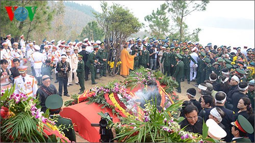 Đoàn lãnh đạo Đài TNVN dâng hương tại mộ Đại tướng - ảnh 1