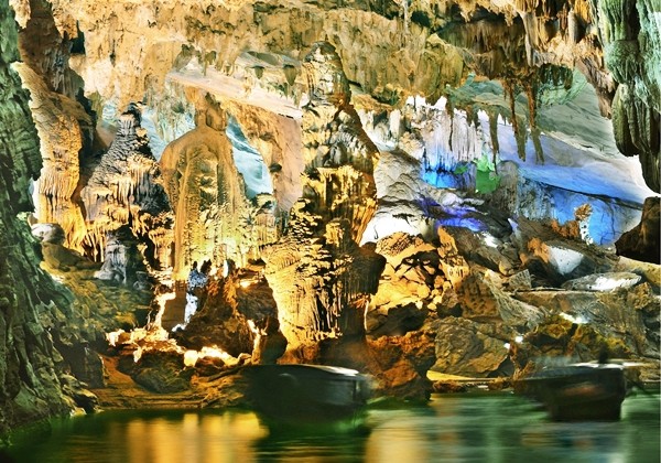 Phong Nha – Kẻ Bàng đón nhận Bằng UNESCO ghi danh là Di sản thiên nhiên thế giới lần 2 - ảnh 1