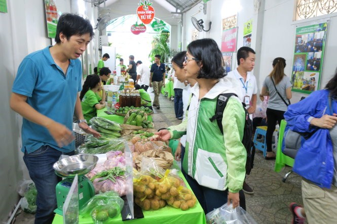 Đi chợ phiên nông sản cuối tuần - ảnh 1