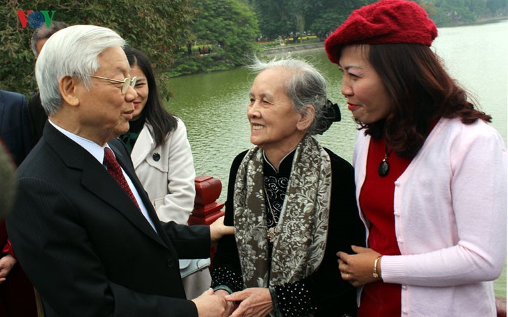 Tổng Bí thư Nguyễn Phú Trọng thăm, chúc Tết Đảng bộ, chính quyền, nhân dân thành phố Hà Nội - ảnh 1