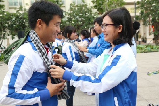 Hơn 100 thanh niên sang Lào hoạt động tình nguyện  - ảnh 1