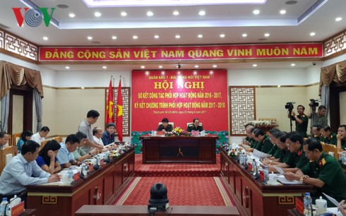 VOV và Bộ tư lệnh Quân khu 7 ký kết phối hợp hoạt động năm 2017 - 2018 - ảnh 1