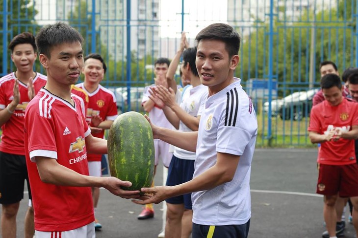 Sôi nổi giải bóng đá sinh viên Trường đại học Công nghệ Hóa học Quốc gia Mendeleev - ảnh 4