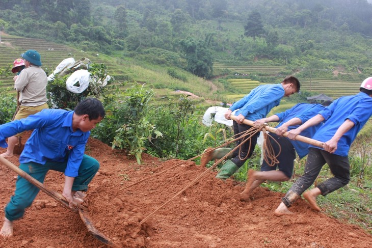 Tặng ruộng bậc thang cho đồng bào Mông canh tác, nâng cao đời sống - ảnh 11