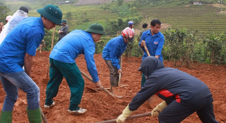 Tặng ruộng bậc thang cho đồng bào Mông canh tác, nâng cao đời sống - ảnh 12