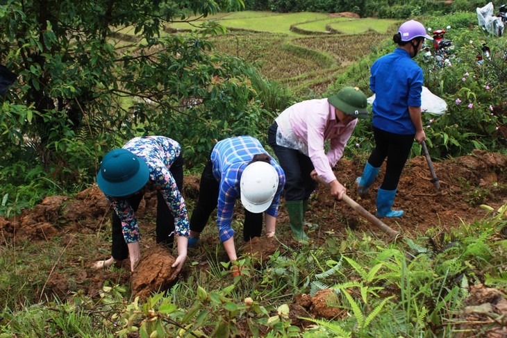 Tặng ruộng bậc thang cho đồng bào Mông canh tác, nâng cao đời sống - ảnh 6