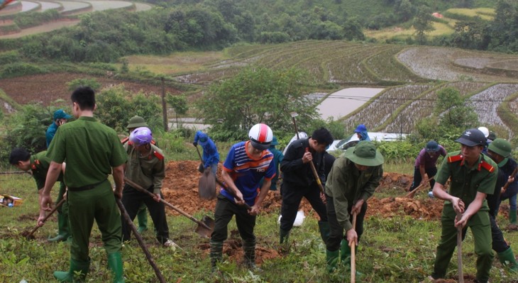 Tặng ruộng bậc thang cho đồng bào Mông canh tác, nâng cao đời sống - ảnh 7