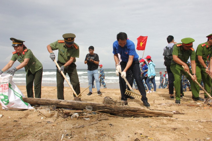 Lễ ra quân làm sạch môi trường biển 2018 - ảnh 1