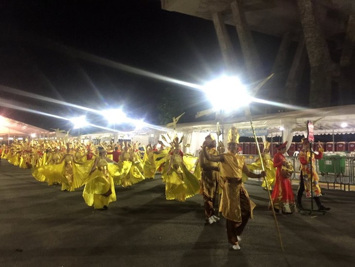 Cộng đồng người Việt tham gia lễ hội đường phố Chingay Parade tại Singapore - ảnh 15