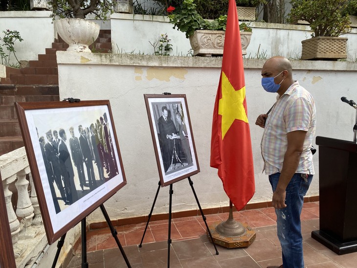 Triển lãm tranh, tư liệu lịch sử nhân dịp kỷ niệm 110 năm ngày sinh Đại tướng Võ Nguyên Giáp - ảnh 6