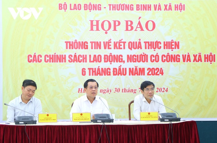 Thu nhập bình quân của người lao động tăng 7,4% - ảnh 1