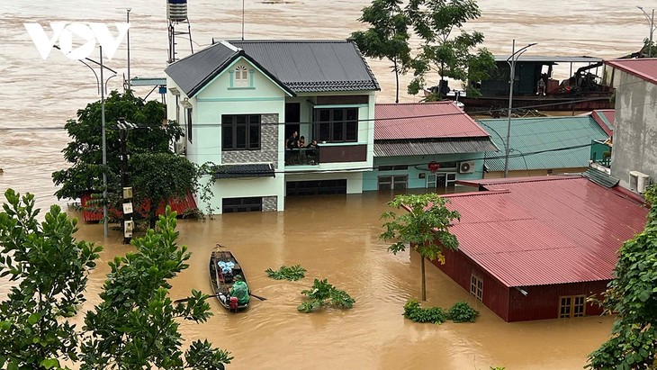 Radio trong mùa mưa bão - ảnh 1