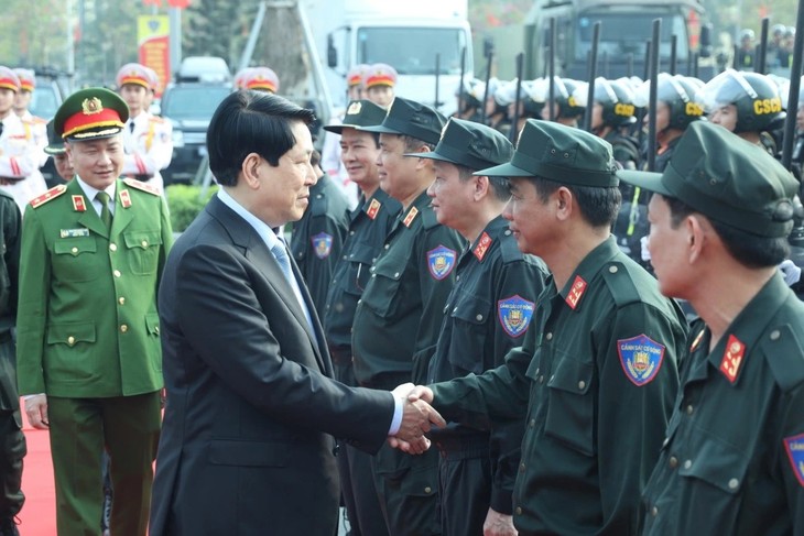 Chủ tịch nước Lương Cường thăm, chúc Tết Bộ tư lệnh Cảnh sát cơ động - ảnh 1