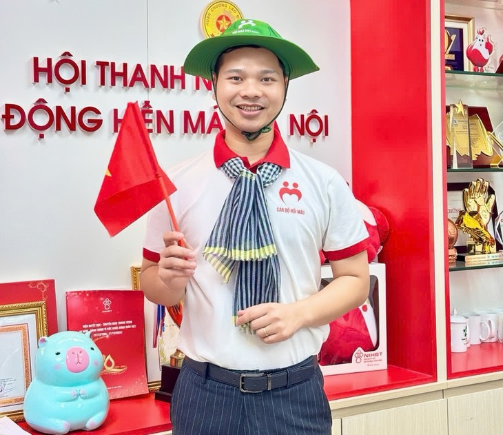 Ngày hội hiến máu “Giọt hồng tri ân 2025” thu hút hàng nghìn người tham gia - ảnh 2