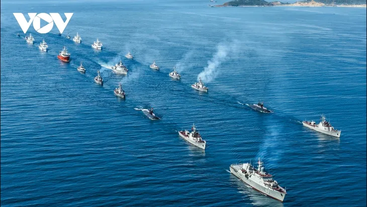 Hải quân Việt Nam phô diễn sức mạnh với Lễ diễu binh trên biển - ảnh 6