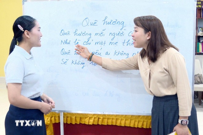 Tôn vinh tiếng Việt: Những sứ giả lan tỏa ngôn ngữ, kết nối Việt – Lào - ảnh 1