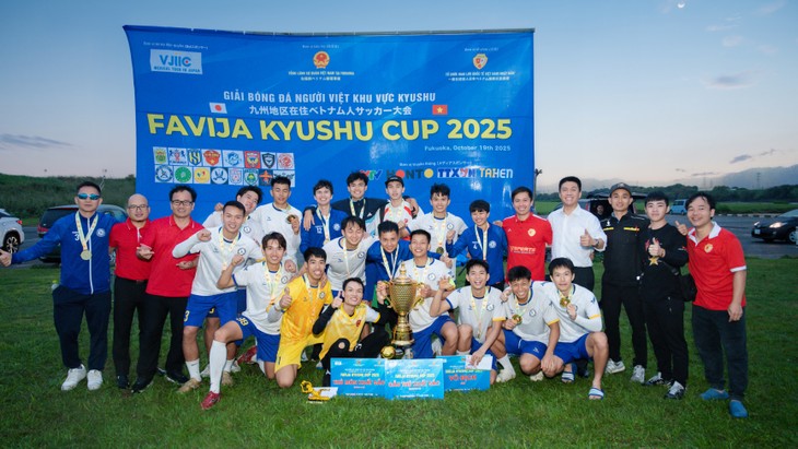Giải bóng đá cộng đồng người Việt Nam tại Kyushu Nhật Bản quyên góp ủng hộ đồng bào gặp thiên tai, lũ lụt - ảnh 1