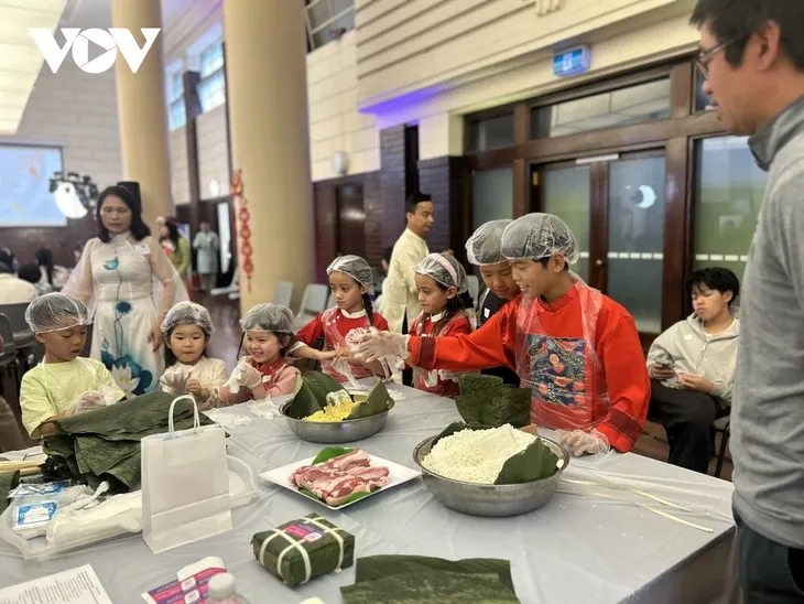Người Việt tại Melbourne giữ gìn Tết truyền thống quê hương - ảnh 4
