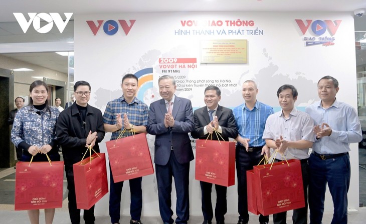 Tổng Bí thư Tô Lâm thăm chúc Tết 2 cơ quan báo chí chủ lực VOV và VTV - ảnh 10