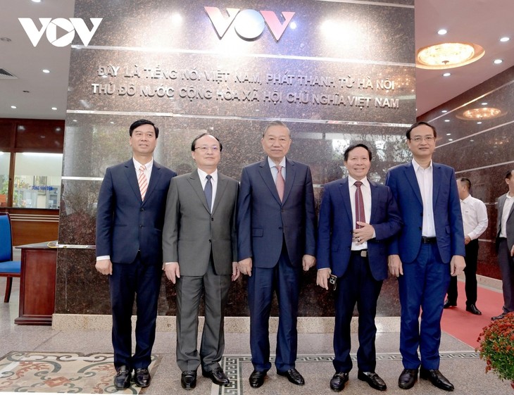 Tổng Bí thư Tô Lâm thăm chúc Tết 2 cơ quan báo chí chủ lực VOV và VTV - ảnh 1