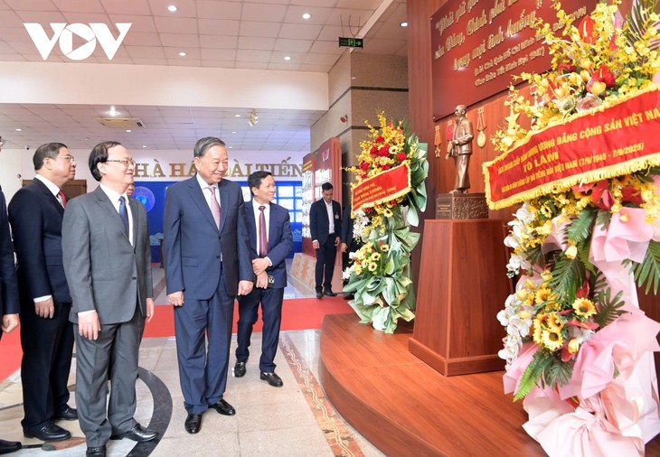 Tổng Bí thư Tô Lâm thăm chúc Tết 2 cơ quan báo chí chủ lực VOV và VTV - ảnh 2