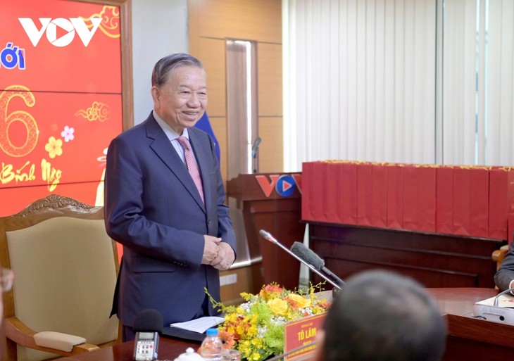 Tổng Bí thư Tô Lâm thăm chúc Tết 2 cơ quan báo chí chủ lực VOV và VTV - ảnh 4