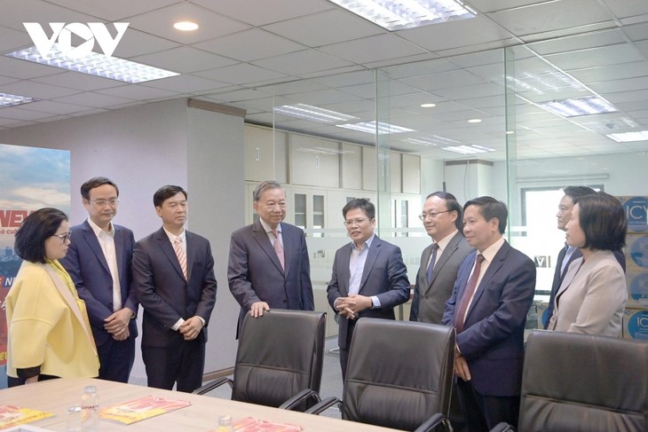Tổng Bí thư Tô Lâm thăm chúc Tết 2 cơ quan báo chí chủ lực VOV và VTV - ảnh 13