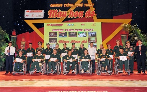 Chương trình nghệ thuật “Màu hoa đỏ” lần thứ 8 năm 2015 - ảnh 1