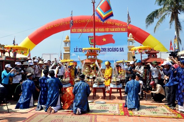 Triển lãm ảnh “Đất và người trên quê hương Hải đội Hoàng Sa”  - ảnh 1