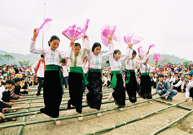 Xây dựng Hồ sơ Nghệ thuật Xòe Thái trình UNESCO  - ảnh 1