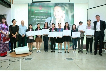 Cuộc thi hùng biện tiếng Anh toàn cầu EF Challenge 2017 - ảnh 1