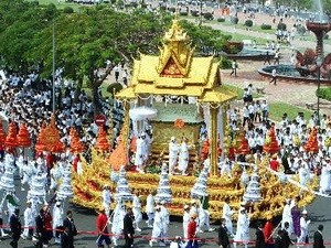 พิธีถวายพระเพลิงพระบรมศพพระบาทสมเด็จพระนโรดม สีหนุแห่งกัมพูชา - ảnh 1