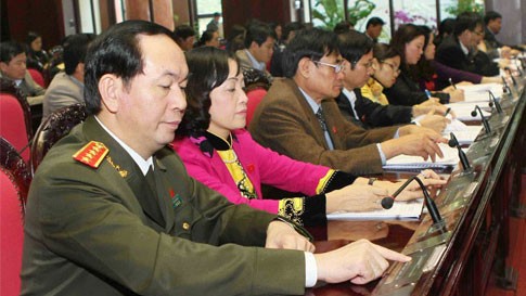 สานส์ของท่านเหงวียนเติ้นหยุงนายกฯในโอกาสปีใหม่ ๒๐๑๔ - ảnh 2