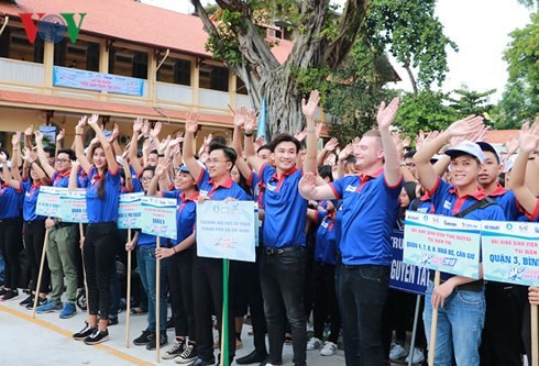 Young volunteers aid socio-economic growth - ảnh 1