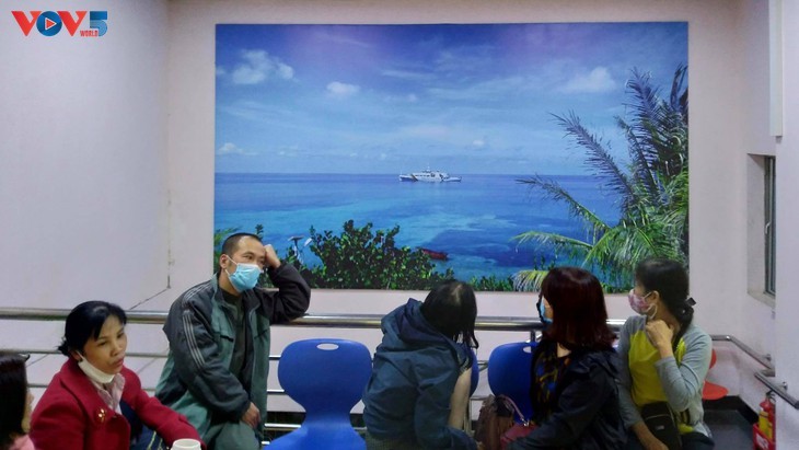 Lovely photos of Truong Sa (Spratly) archipelago seen in Hanoi Medical University Hospital - ảnh 4