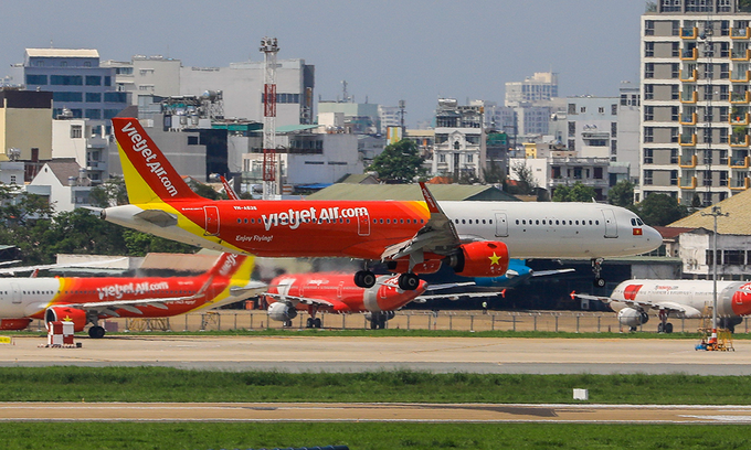 HCMC among 5 localities to agree to restarting flights - ảnh 1