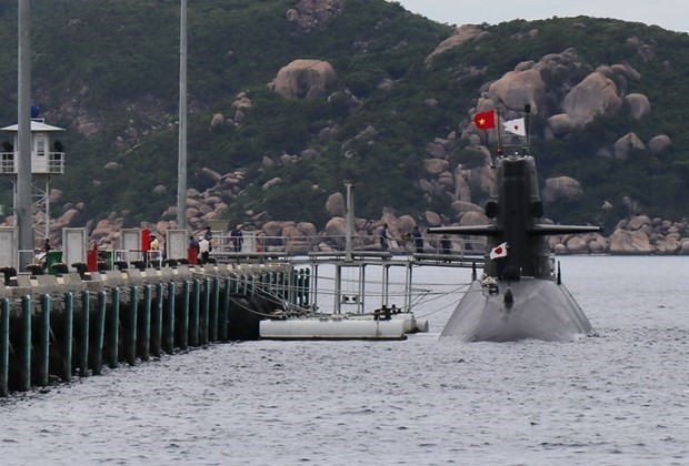 Japan Maritime Self-Defense Force vessels visit Cam Ranh port - ảnh 1